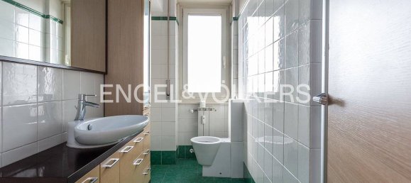 3 bedrooms Apartment in Rome, Italy No. 132385 18