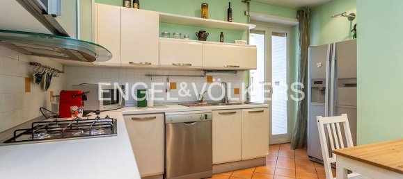 3 bedrooms Apartment in Rome, Italy No. 132385 10