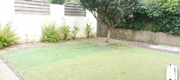 253m² Commercial property in La Roche-sur-Yon, France No. 277962 5