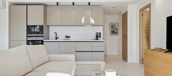 Apartamento de 2 dormitorios en Cannes, France No. 1486 3