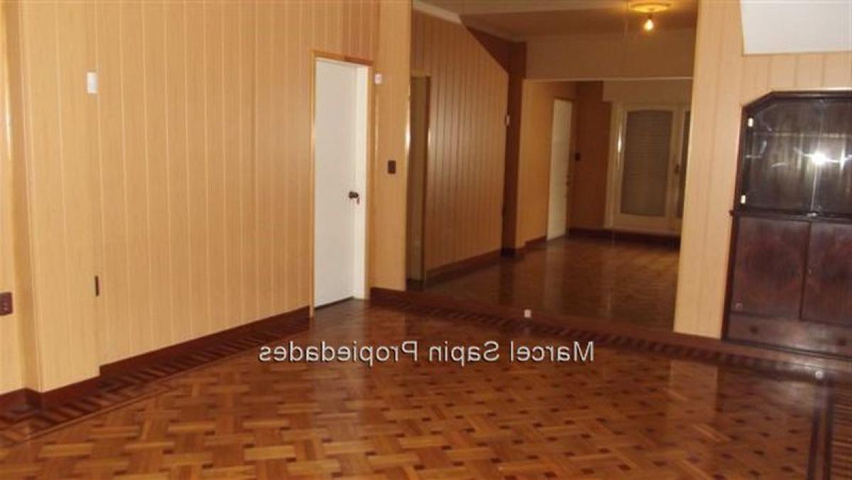 3 bedrooms House in Montevideo, Uruguay No. 7801