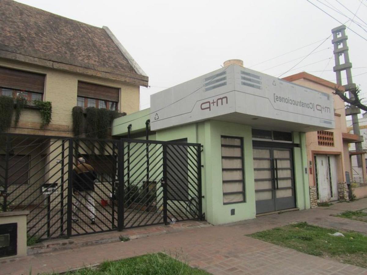 4 bedrooms House in Moron, Argentina No. 76000