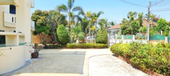 5 bedrooms House in Pattaya, Thailand No. 27056 8