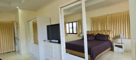 5 bedrooms House in Pattaya, Thailand No. 27056 4