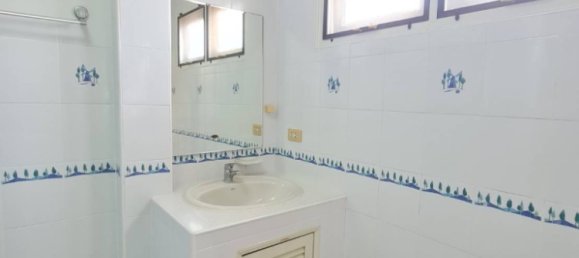 5 bedrooms House in Pattaya, Thailand No. 27056 2