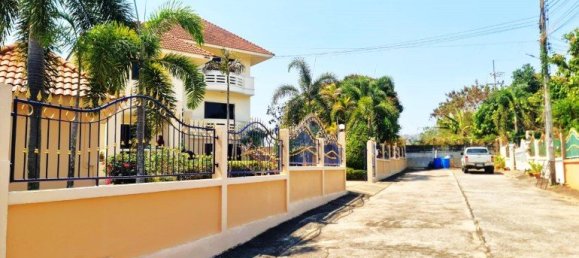 5 bedrooms House in Pattaya, Thailand No. 27056 30