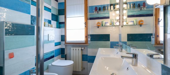 5-salle Appartement à Falconara Marittima, Italy No. 284350 12