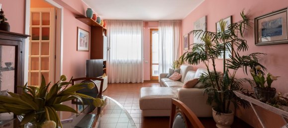 5-salle Appartement à Falconara Marittima, Italy No. 284350 2