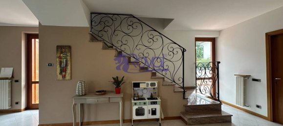 3 bedrooms Villa in Parabiago, Italy No. 327597 23