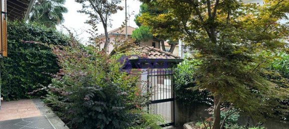 3 bedrooms Villa in Parabiago, Italy No. 327597 37