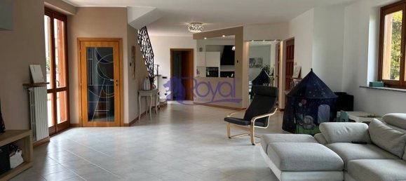 3 bedrooms Villa in Parabiago, Italy No. 327597 21