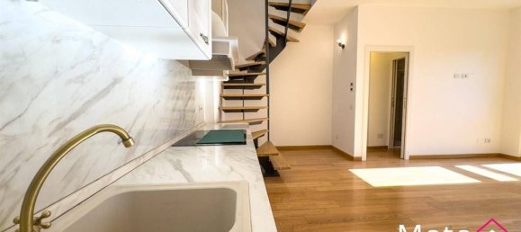 Apartamento de 2 dormitorios en Milan, Italy No. 374050 2