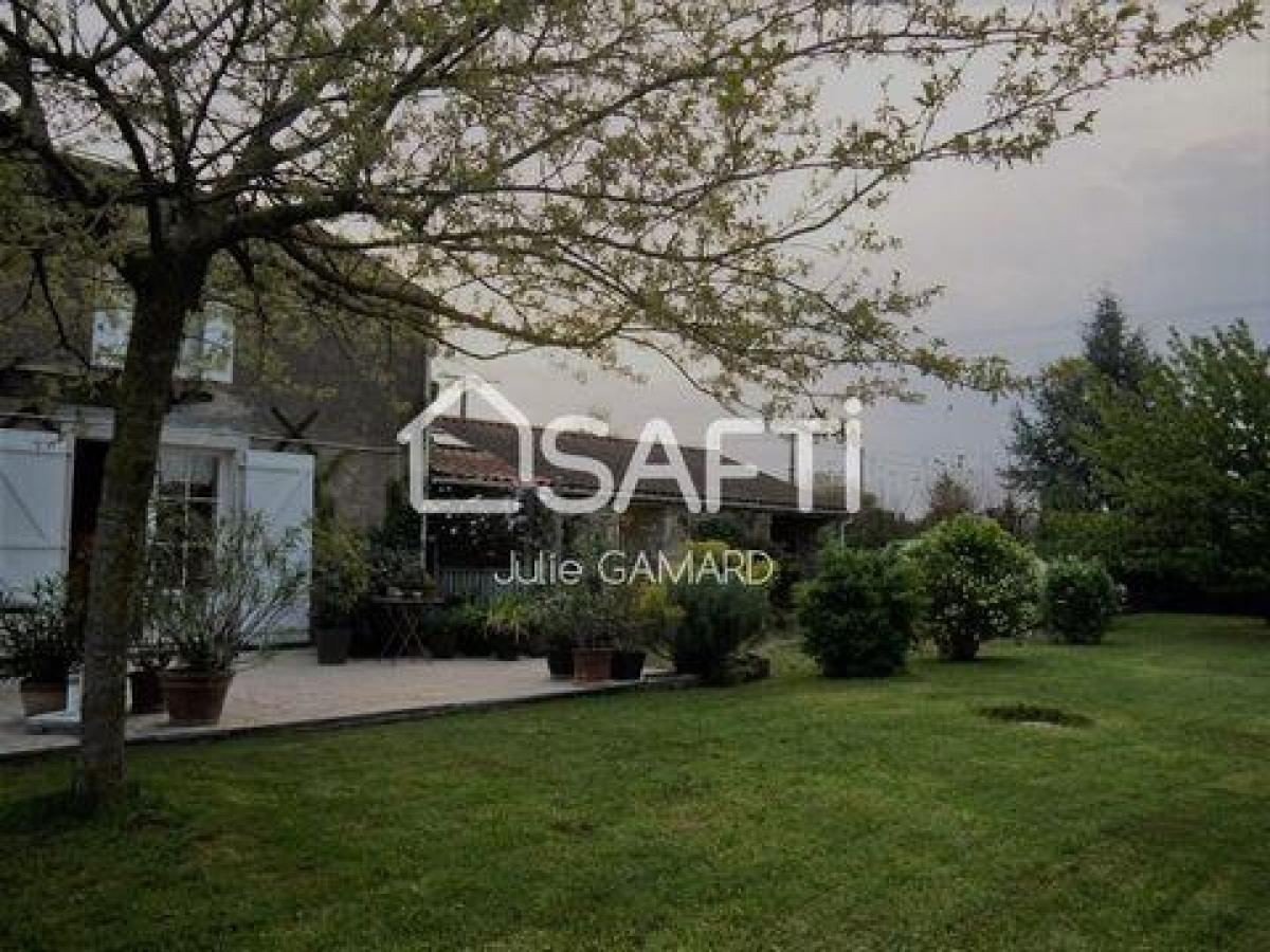 Casa de 4 dormitorios en Nalliers, France No. 25451