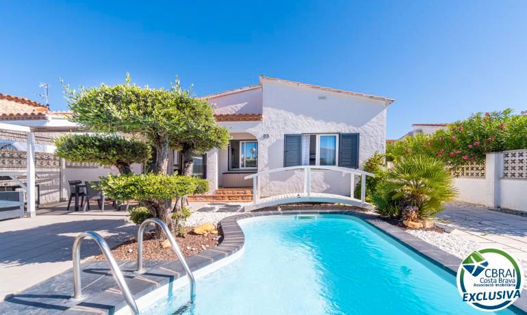 2 bedrooms House in Roses, Spain No. 264087