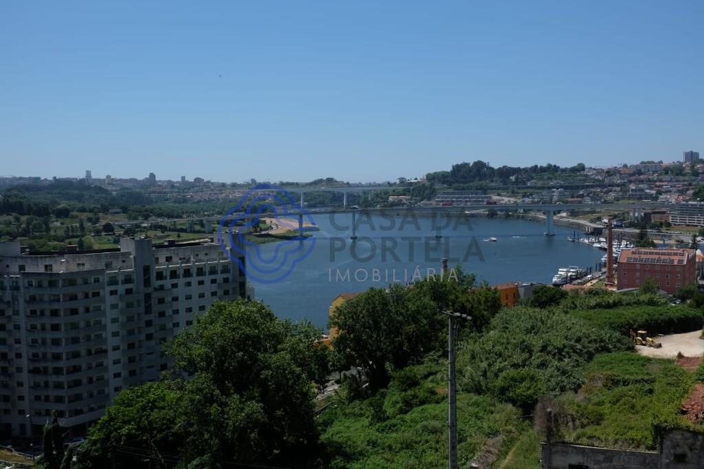 3 bedrooms Apartment in Valbom, Portugal No. 205825