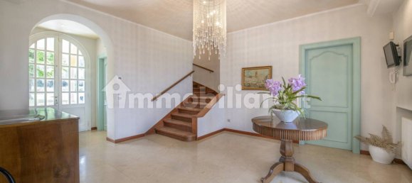 Villa de 9 dormitorios en Lazise, Italy No. 228472 21