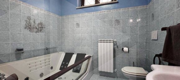 3 bedrooms Villa in Rome, Italy No. 22981 14