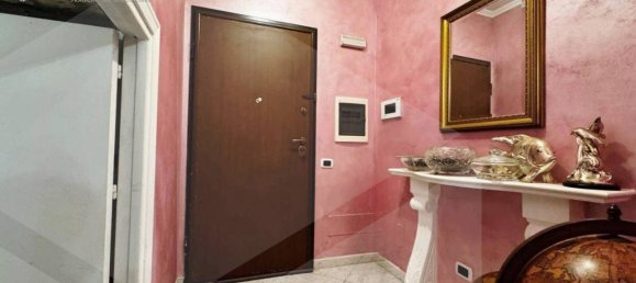 3 bedrooms Villa in Rome, Italy No. 22981 10