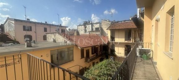 2 bedrooms Apartment in Milan, Italy No. 357777 3