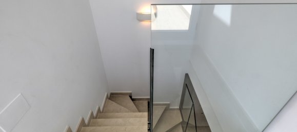 3 bedrooms Penthouse in Marbella, Spain No. 35494 35