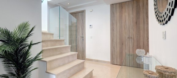 3 bedrooms Penthouse in Marbella, Spain No. 35494 44