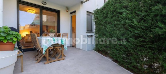 2 bedrooms Apartment in Limbiate, Italy No. 259901 8