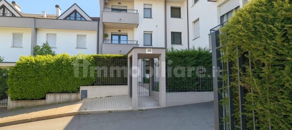 2 bedrooms Apartment in Limbiate, Italy No. 259901 3