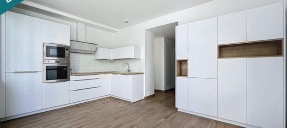 4 Schlafzimmer Doppelhaus in Le Mans, France, Nr. 313971 3