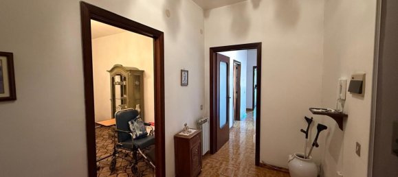 3 Schlafzimmer Wohnung in Santa Maria Capua Vetere, Italy, Nr. 349334 2