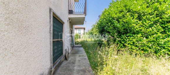 2 bedrooms Villa in Marnate, Italy No. 263559 20