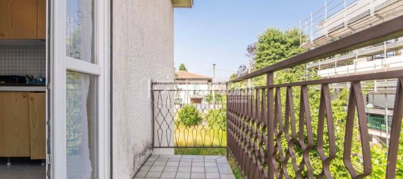 2 bedrooms Villa in Marnate, Italy No. 263559 17