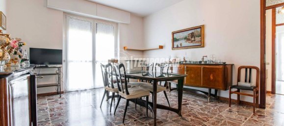 2 bedrooms Villa in Marnate, Italy No. 263559 3