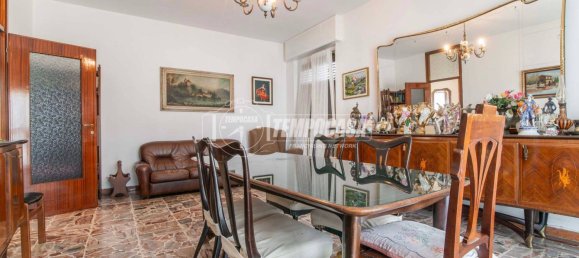 2 bedrooms Villa in Marnate, Italy No. 263559 5