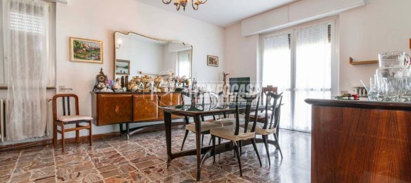 2 bedrooms Villa in Marnate, Italy No. 263559 2