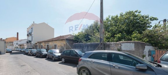 9 bedrooms Building in Lisbon, Portugal No. 70368 4