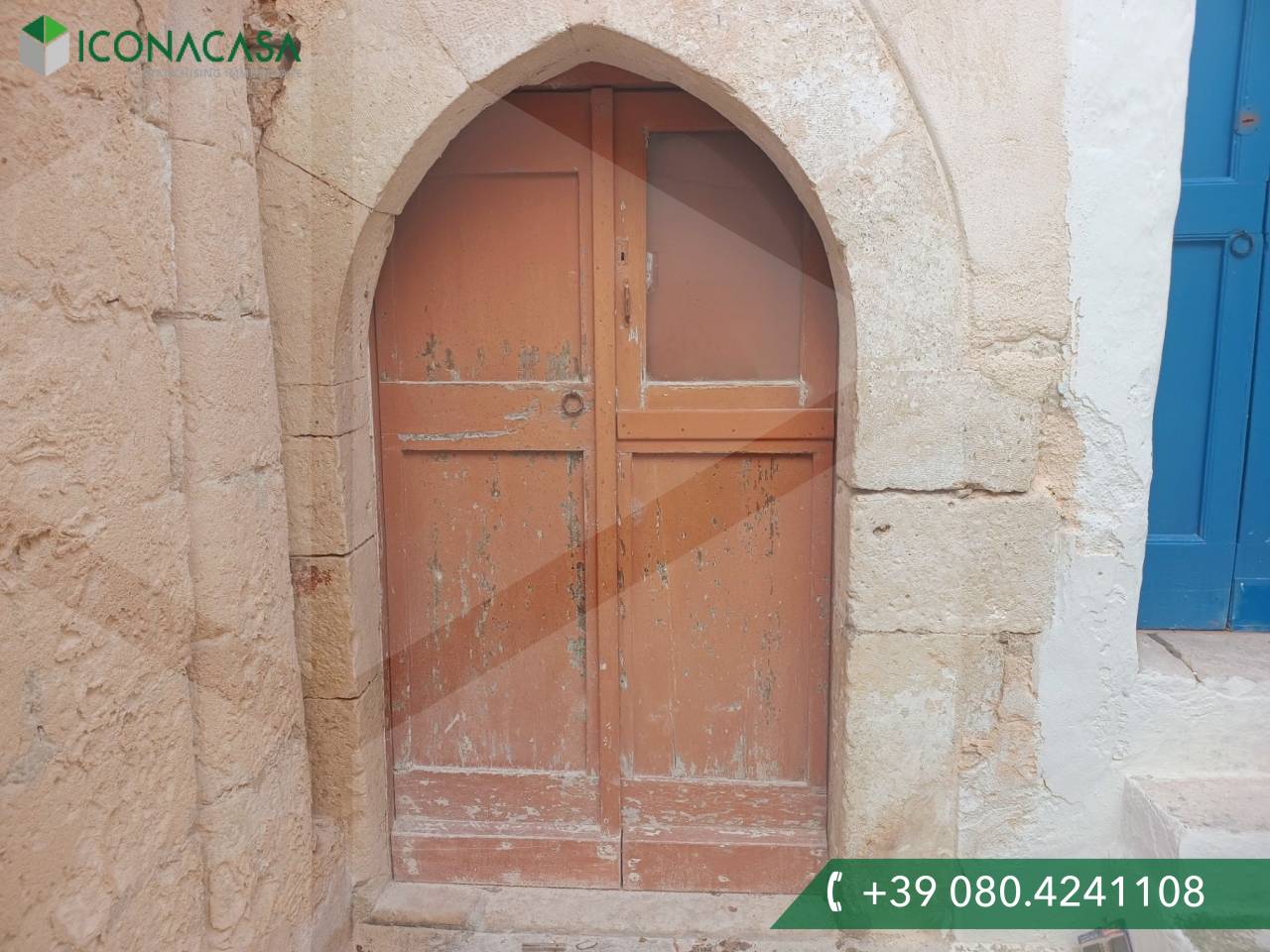 Дом с 2 комнатами в Полиньяно а Маре, Италия № 24000