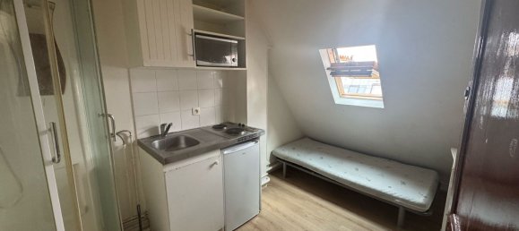 Studio in Paris, France No. 133328 2