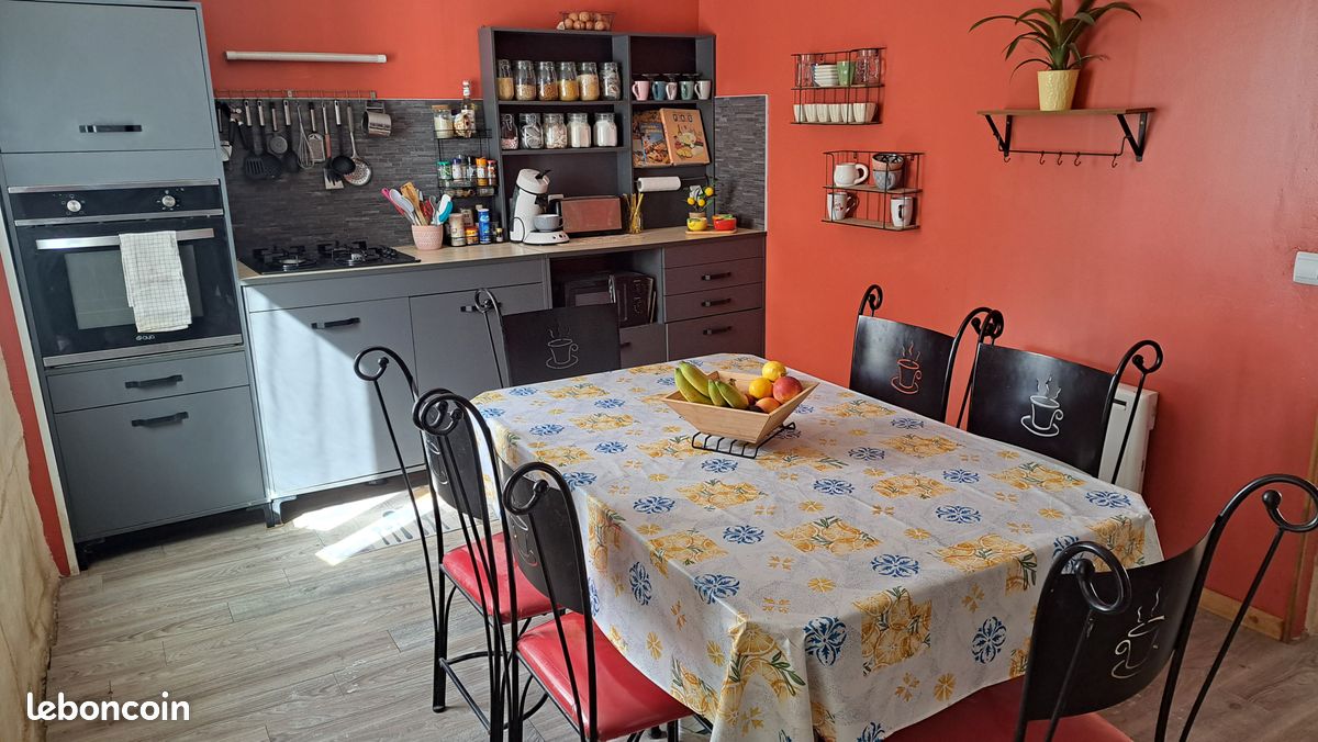 Casa de 3 dormitorios en Maine-et-Loire, France No. 337494