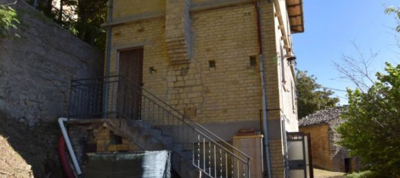 3 bedrooms House in Force, Italy No. 122312 18