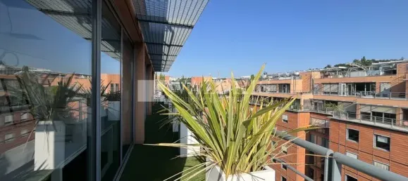 3215m² Office in Lyon, France No. 300012 3