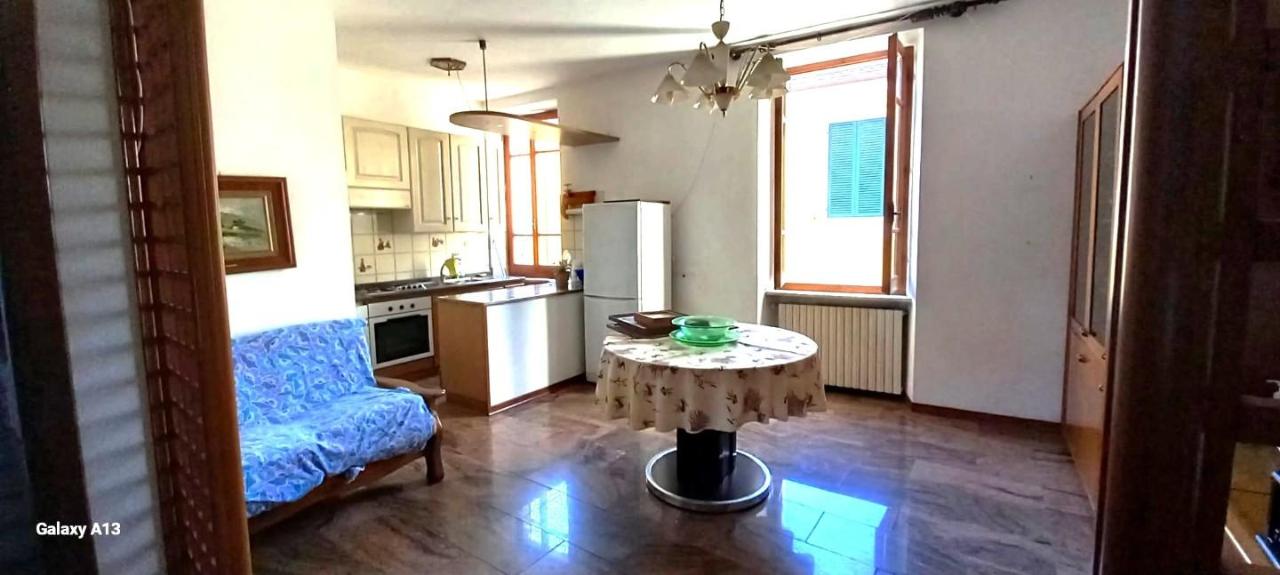 5 rooms Villa in Carrara, Italy No. 38315