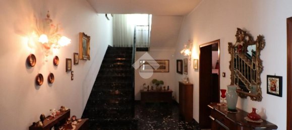 3 bedrooms House in Venice, Italy No. 287937 2