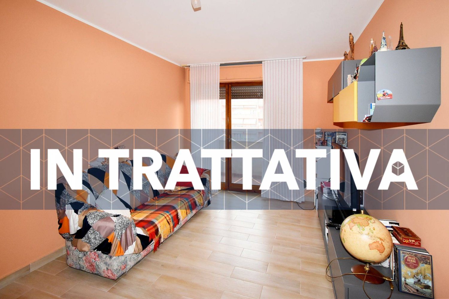 3 rooms Apartment in Legnano, Italy No. 18487