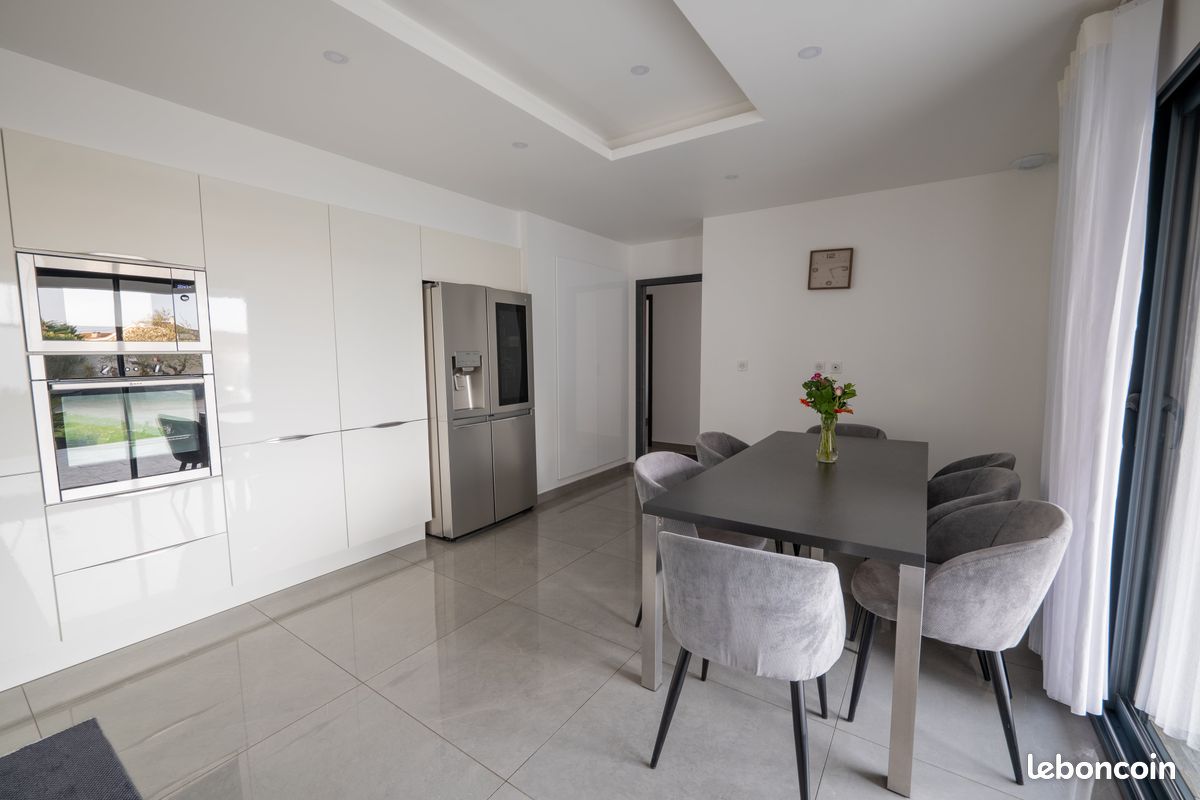 4 غرف نوم منزل في Albon, France رقم 206843