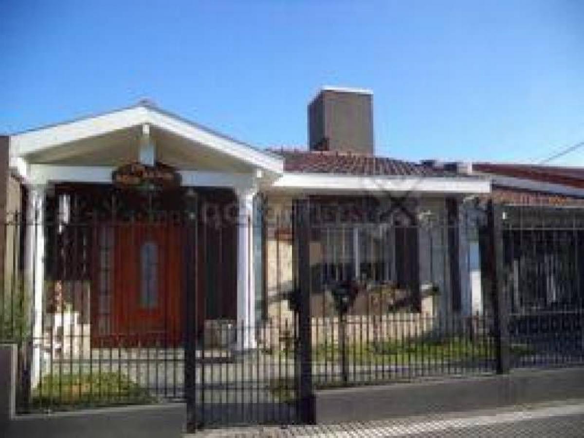 2 bedrooms House in Lomas de Zamora, Argentina No. 1324