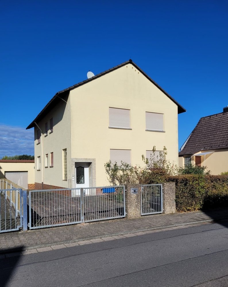 6 rooms Townhouse in Offenbach, Germany No. 167539
