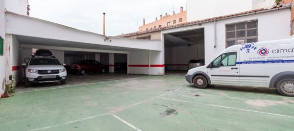 842m² Commercial property in Zaragoza, Spain No. 63754 30