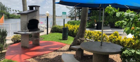 2 dormitorios propiedad comercial en venta en Miami, Miami-Dade, Florida, USA № 615185 14