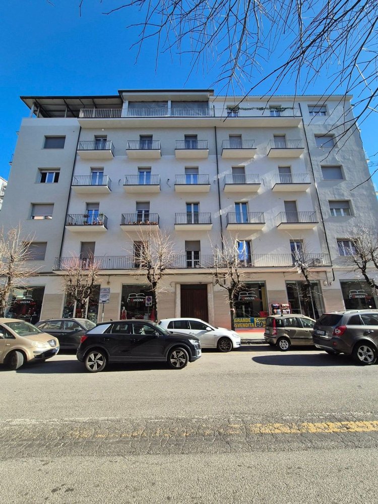 5 rooms Apartment in Cosenza, Italy No. 118332