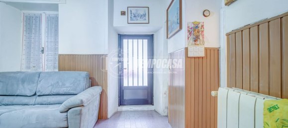 Casa de 2 divisões em Cairate, Italy N.º 86521 3